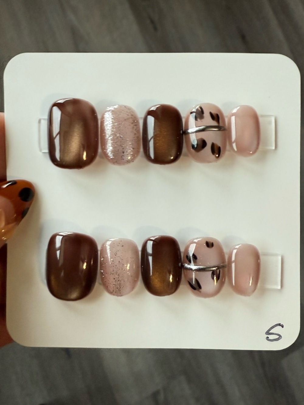 Brown & Blush Press-On Nail Set with Accent Design